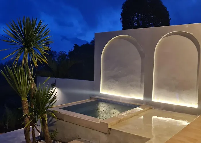 The Jungle Sunrise Private And Jacuzzi 3* Kubupenlokan
