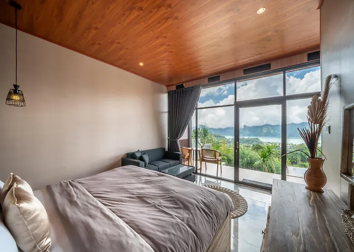 The Jungle Sunrise Private And Jacuzzi 3*
